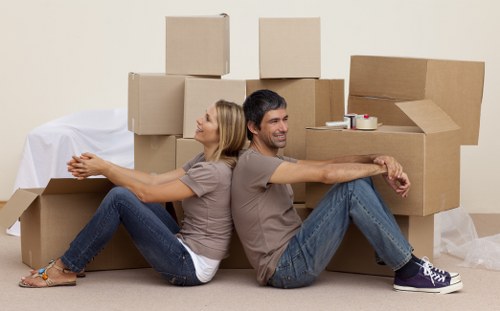 Local packing and unpacking service for Soho businesses